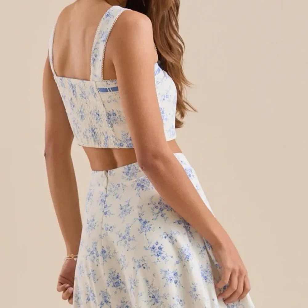 NEW Altar’d State Blue Floral Crop Top Size Large NWT - Picture 5 of 9